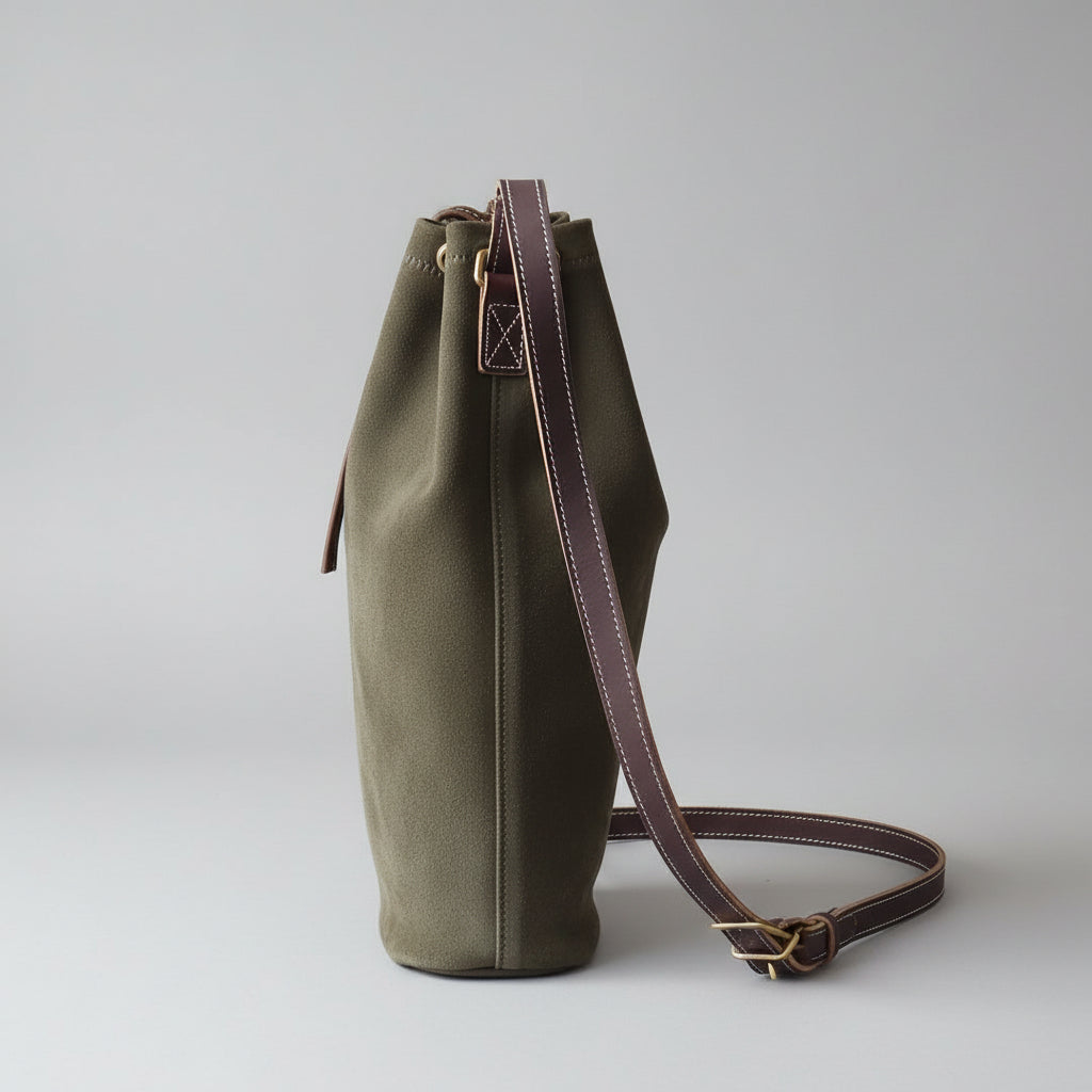 Porte-bouteille d'eau en cuir velours kaki avec bandoulière réglable