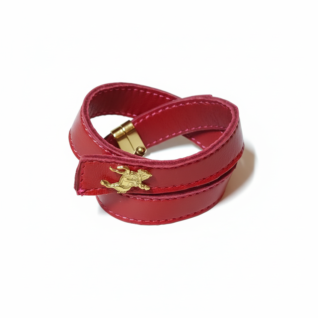Bracelet rouge verni vue enroulée