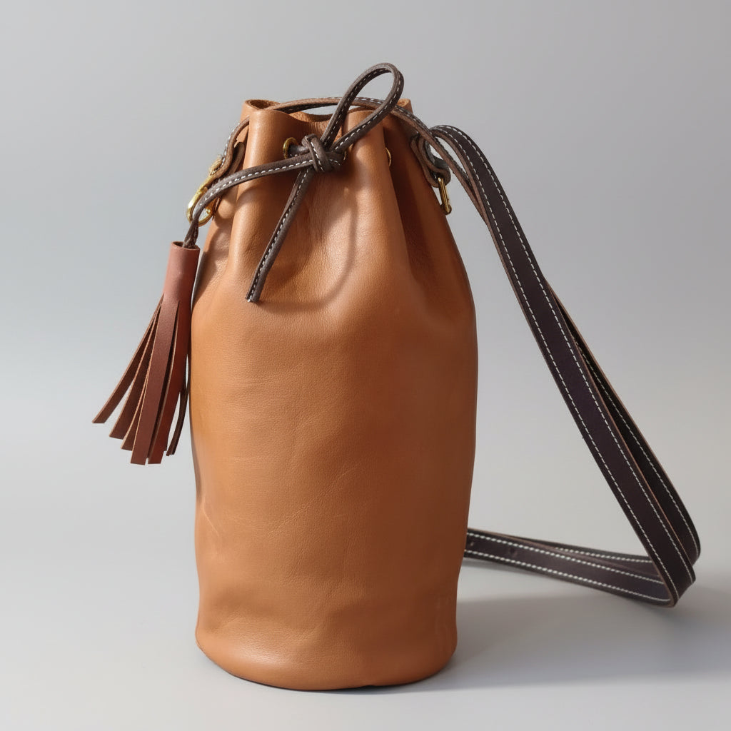 Porte-Bouteille d'Eau en Cuir de Vachette Camel avec Bandoulière Réglable