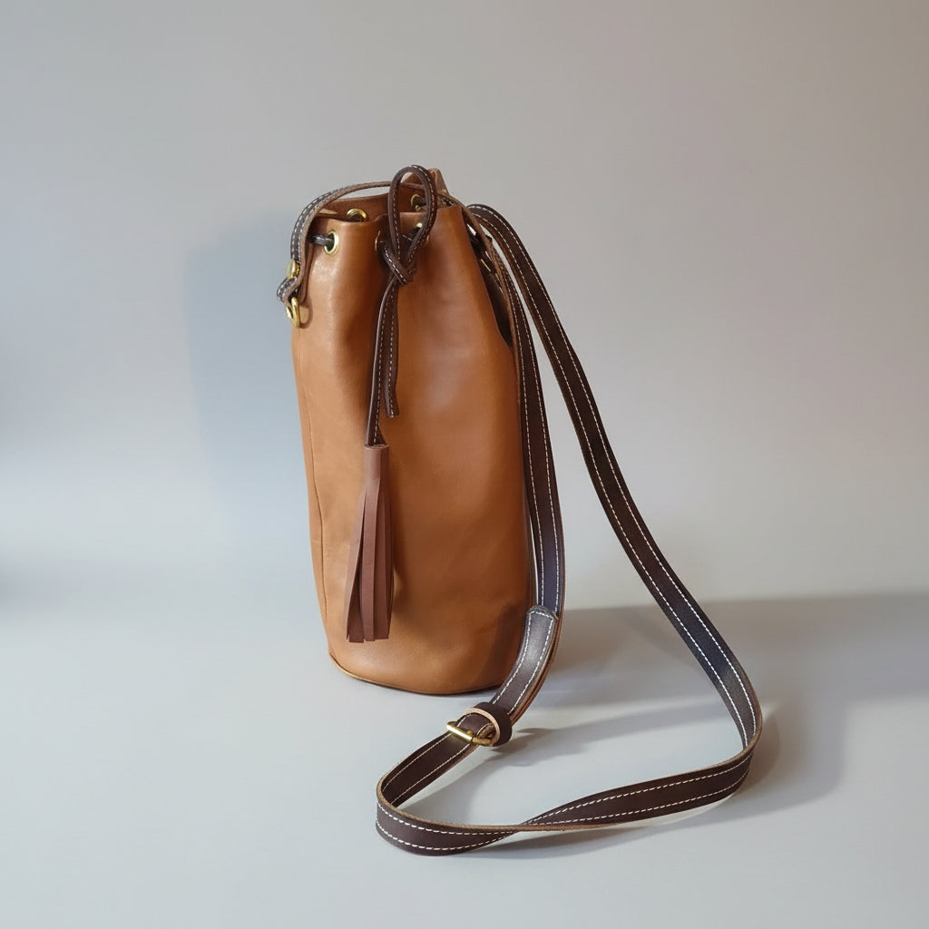 porte bouteille en cuir de vachette et sa bandoulière