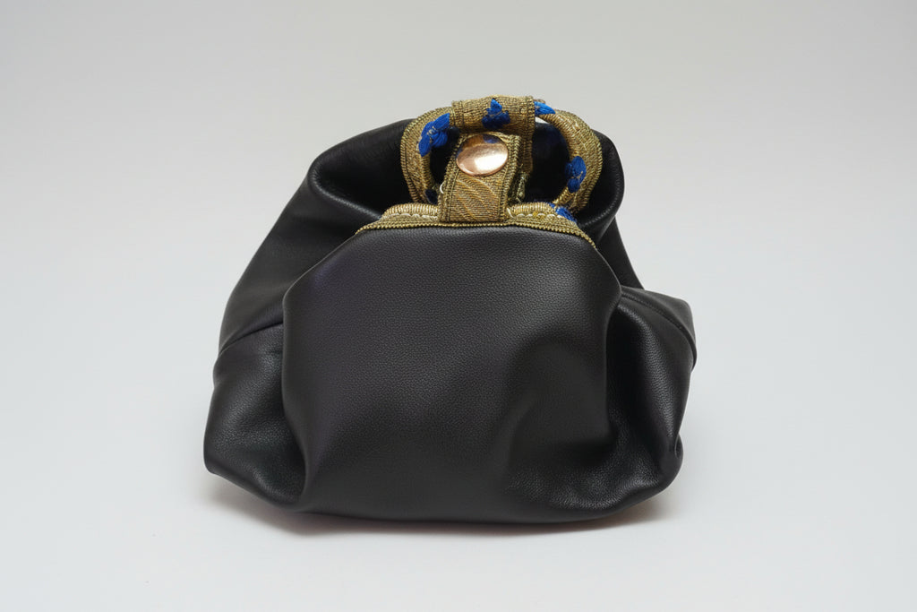 	Porte-monnaie Kola en cuir de veau noir, vue de face — MOOAKUIR