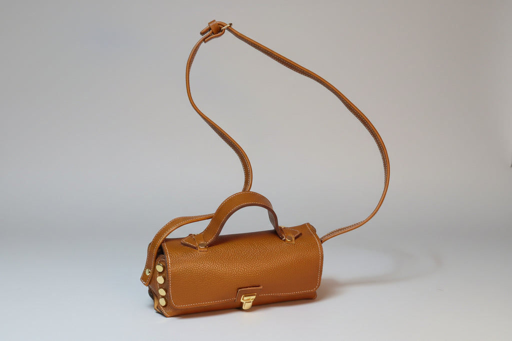 Sac à rivets grainé cognac