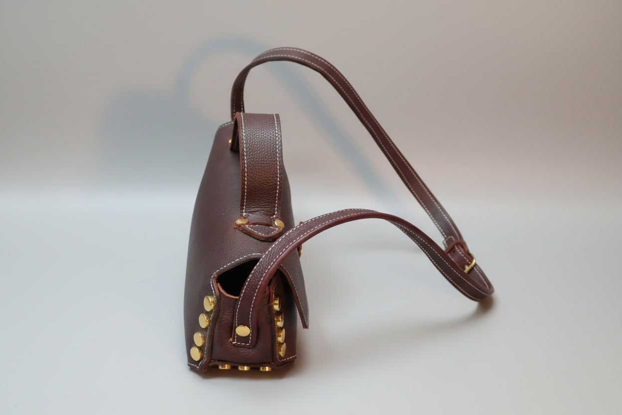 Sac à rivets grainé marron