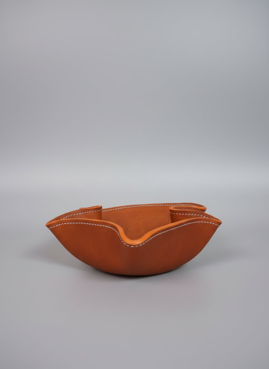 Vide-poche en cuir modelé Camel